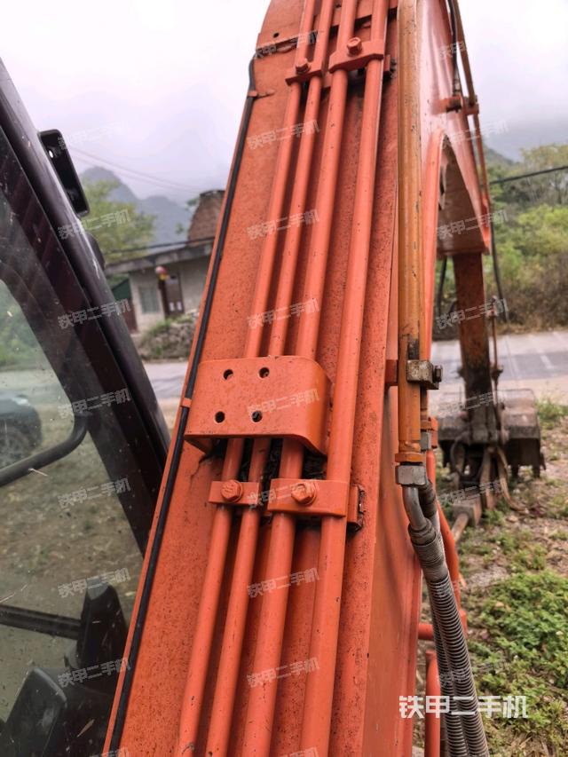 转盘和下车架正前（工作和回转装置）