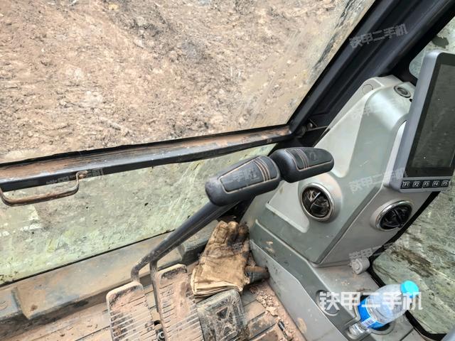 座椅左側(cè)控制臺(tái)/音響/含左手柄（駕駛室部分）