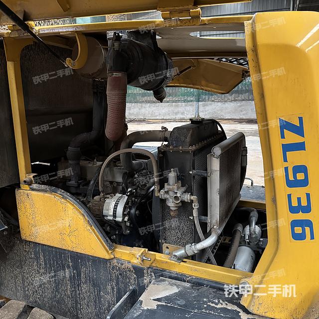 发动机左侧（整机外观及大件）