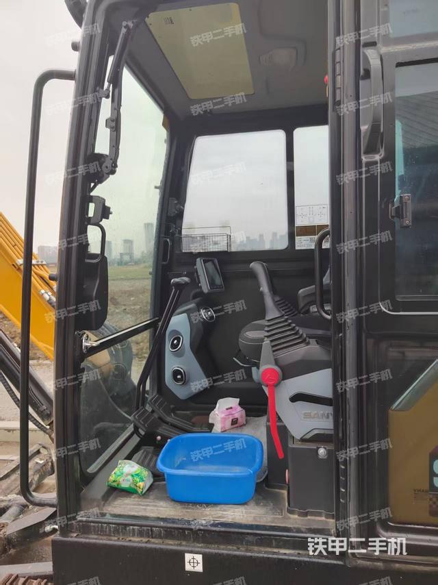 驾驶室整体（整机外观）