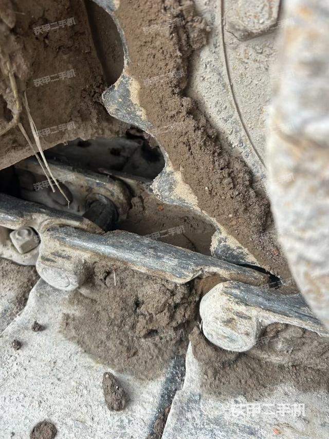 右驱动轮（行走机构）