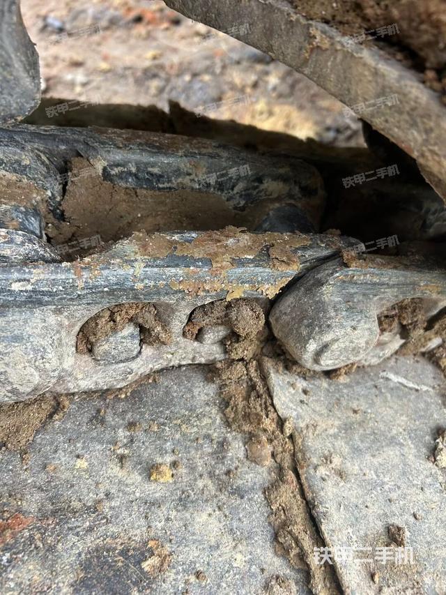 右驅(qū)動(dòng)輪（行走機(jī)構(gòu)）