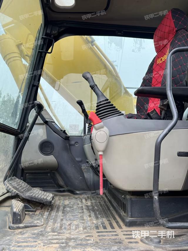 驾驶室整体（整机外观）