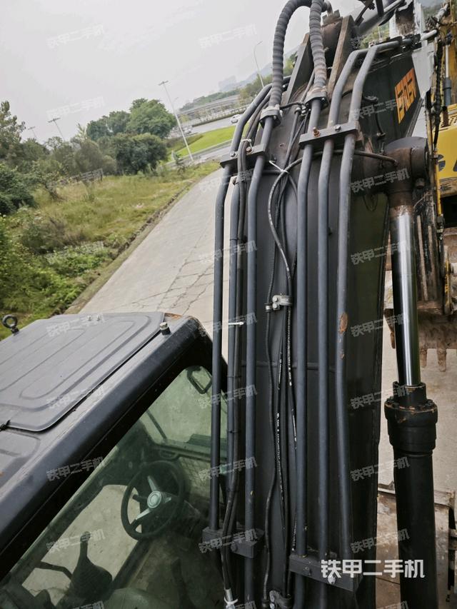 大臂背部俯視（工作和回轉(zhuǎn)裝置）