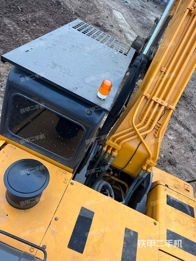 駕駛室頂部（整機(jī)外觀）
