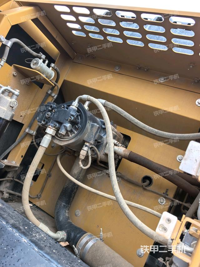 液压泵斜45 左（大件舱室）