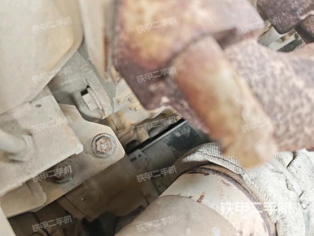 中央回转接头特写（上车部件）