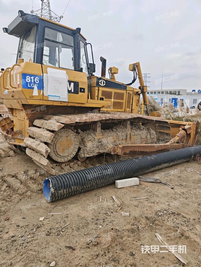右前45°（推土機整車外觀）