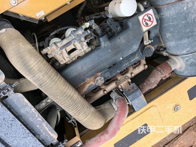 发动机室（上车部件）