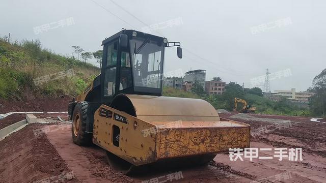 整机右后45°（设备外观及核心部件）