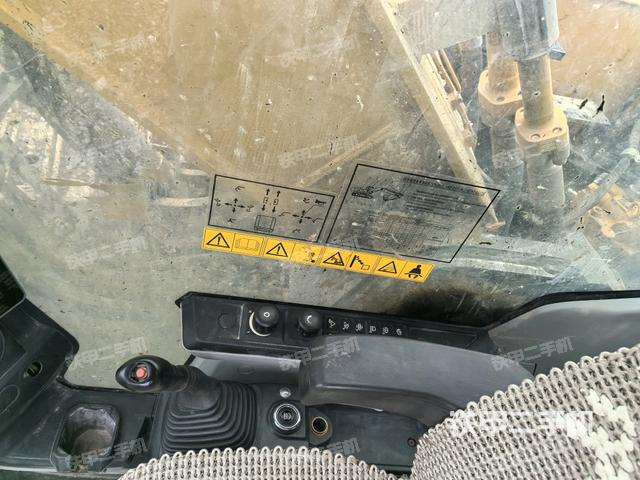 座椅右侧控制台/钥匙门/油门/含右手柄（驾驶室部分）