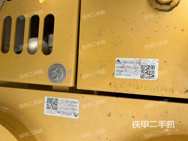 回转马达和主控阀（整机外观）