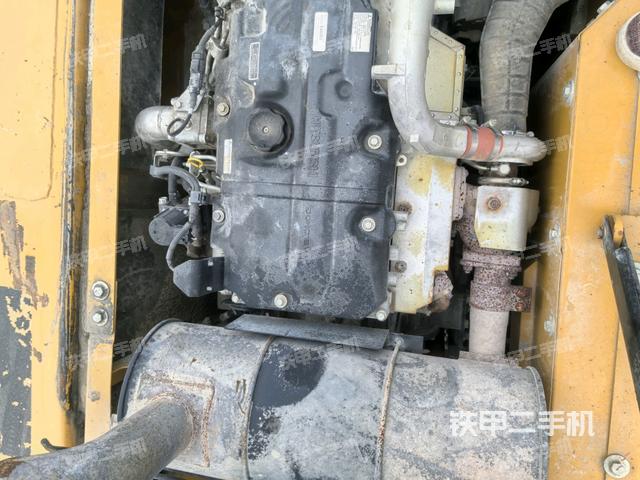 發(fā)動(dòng)機(jī)室（上車部件）