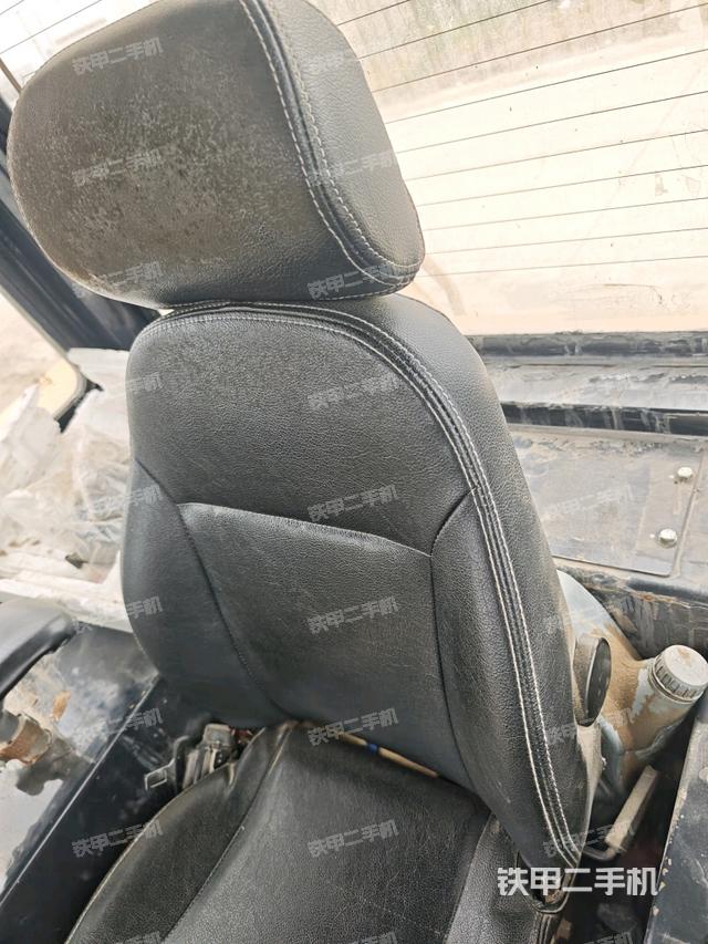 駕駛室左側(cè)全景照（推土機駕駛室）