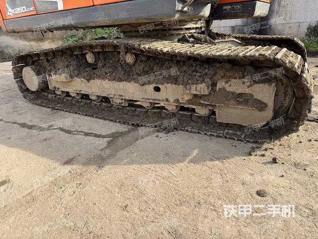 单侧履带整体（整机外观）