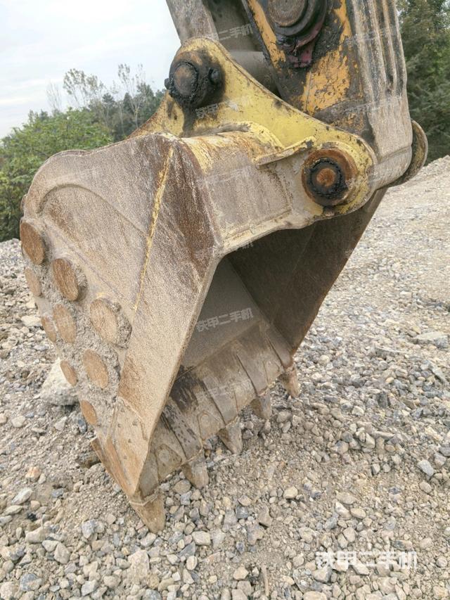 小臂整體左后（工作和回轉(zhuǎn)裝置）