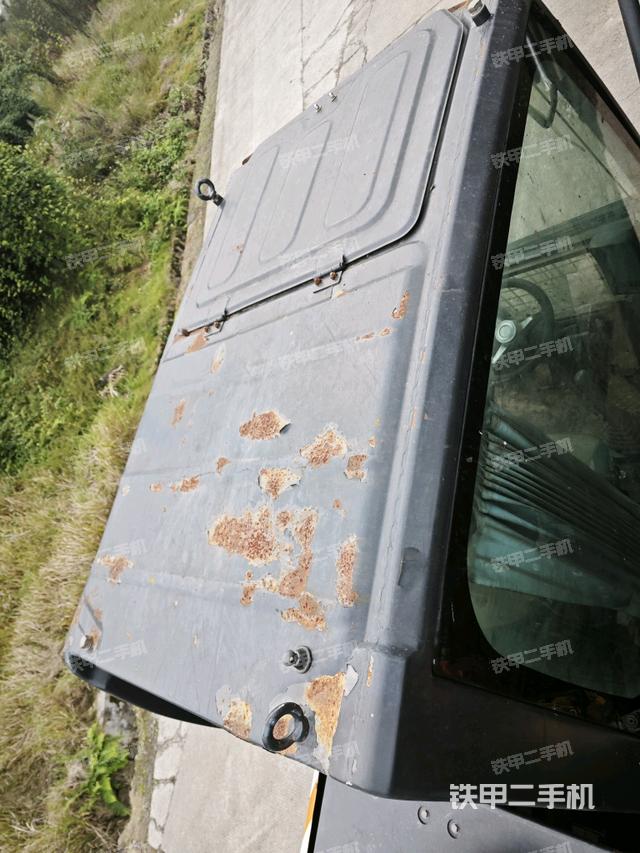 駕駛室頂部俯視（上車(chē)部件）