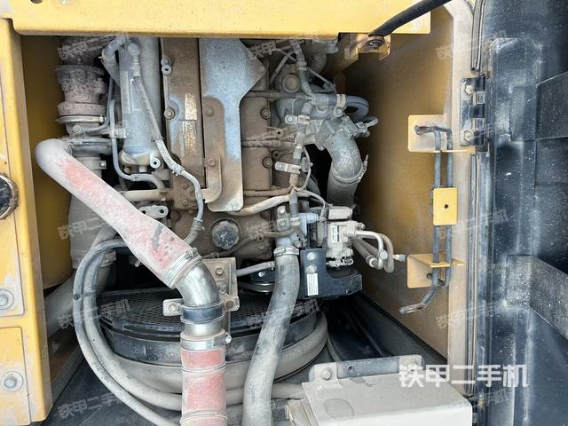 发动机室（上车部件）