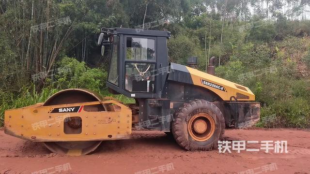 三一重工SSR220AC-8全液压压路机