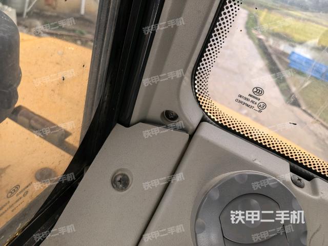 后窗玻璃角标（驾驶室部分）