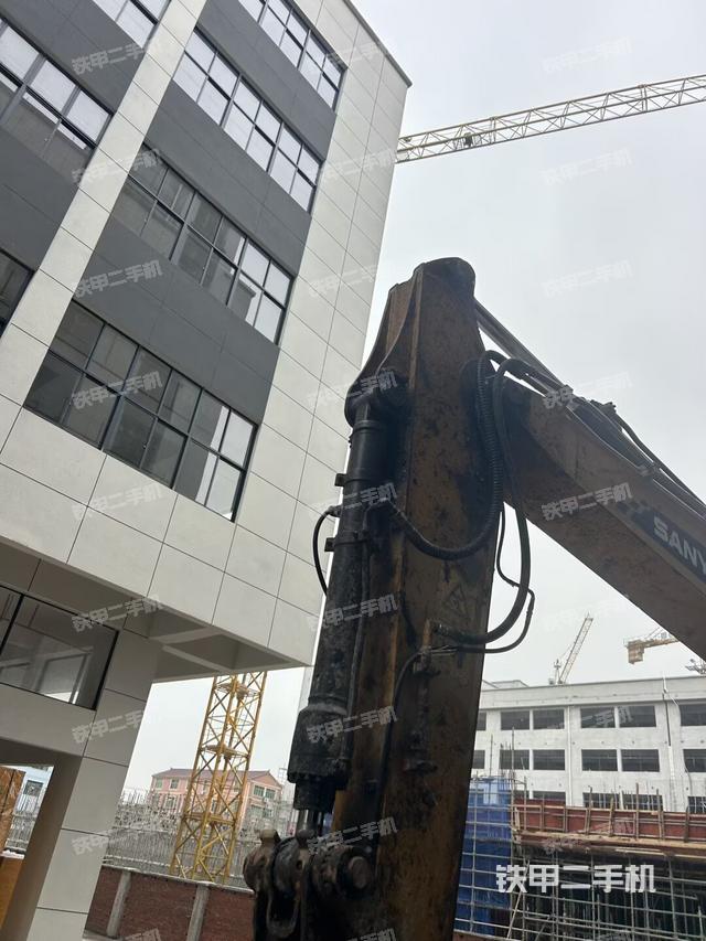 大臂整体 右侧（工作和回转装置）