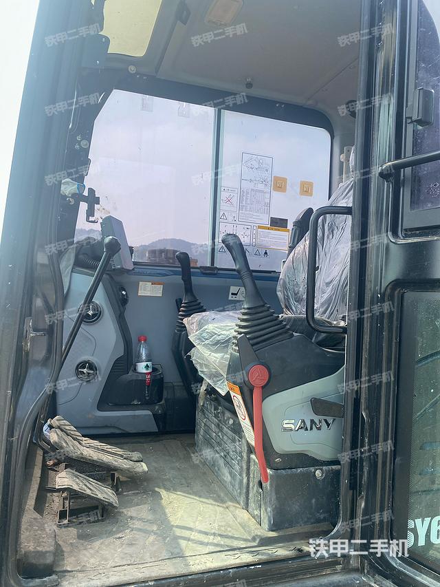 驾驶室整体（整机外观）