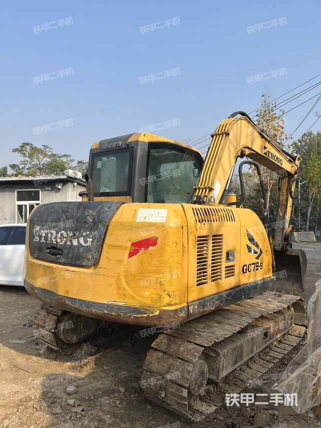 驾驶室顶部（整机外观）