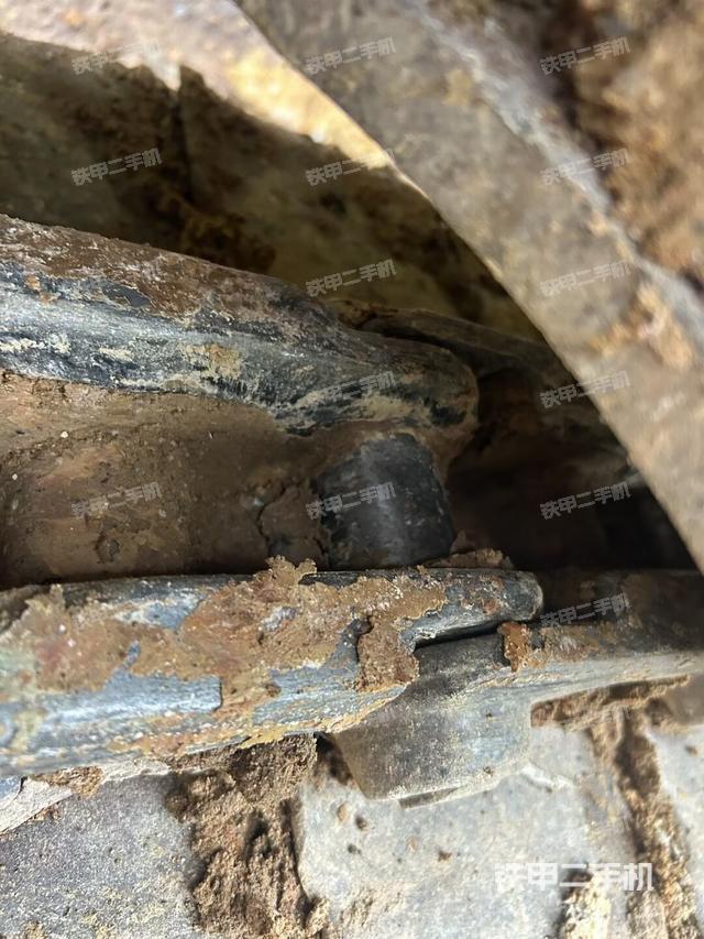 左側(cè)履帶整體?（行走機(jī)構(gòu)）