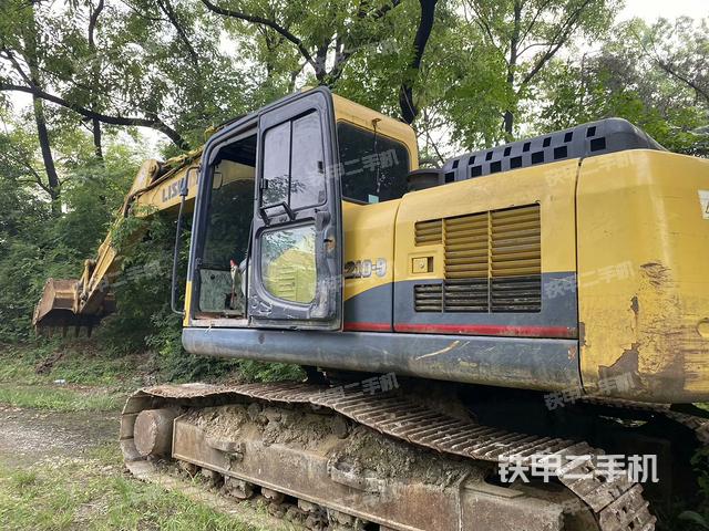 驾驶室整体（整机外观）