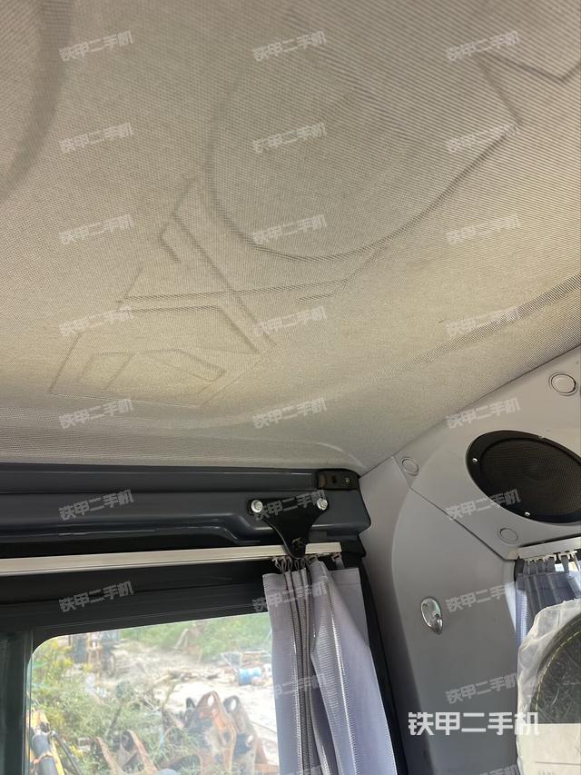 驾驶室顶部（整机外观）