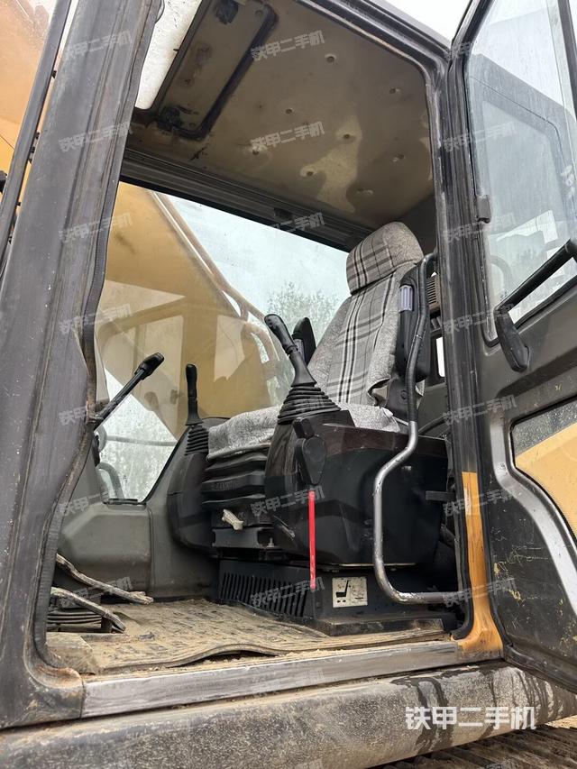 駕駛室整體（整機(jī)外觀）