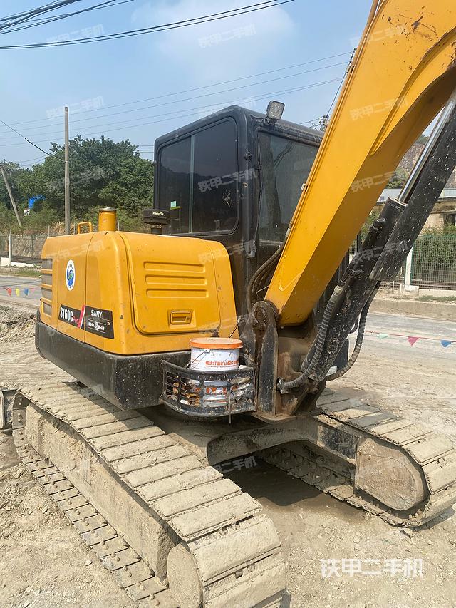 驾驶室顶部（整机外观）