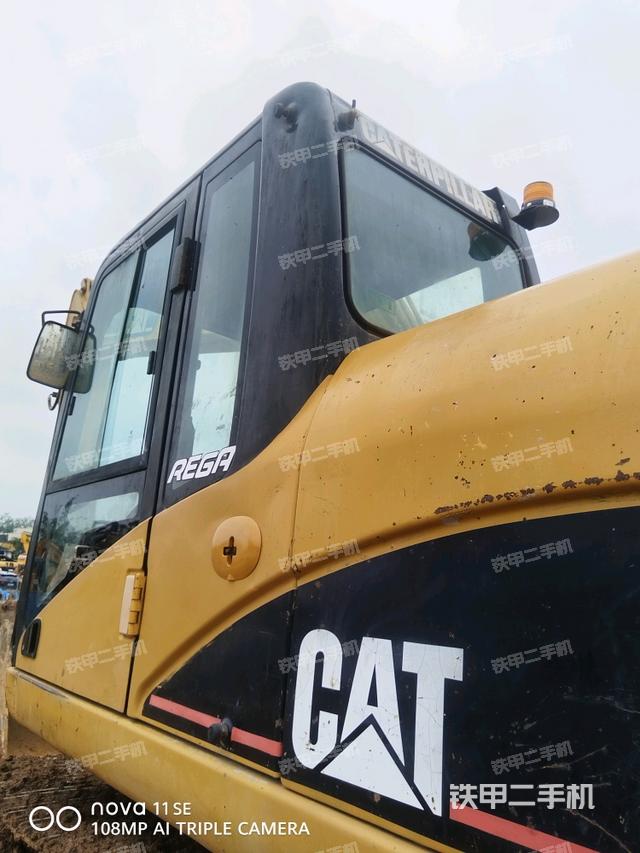 座椅左側控制臺/音響/含左手柄（駕駛室部分）