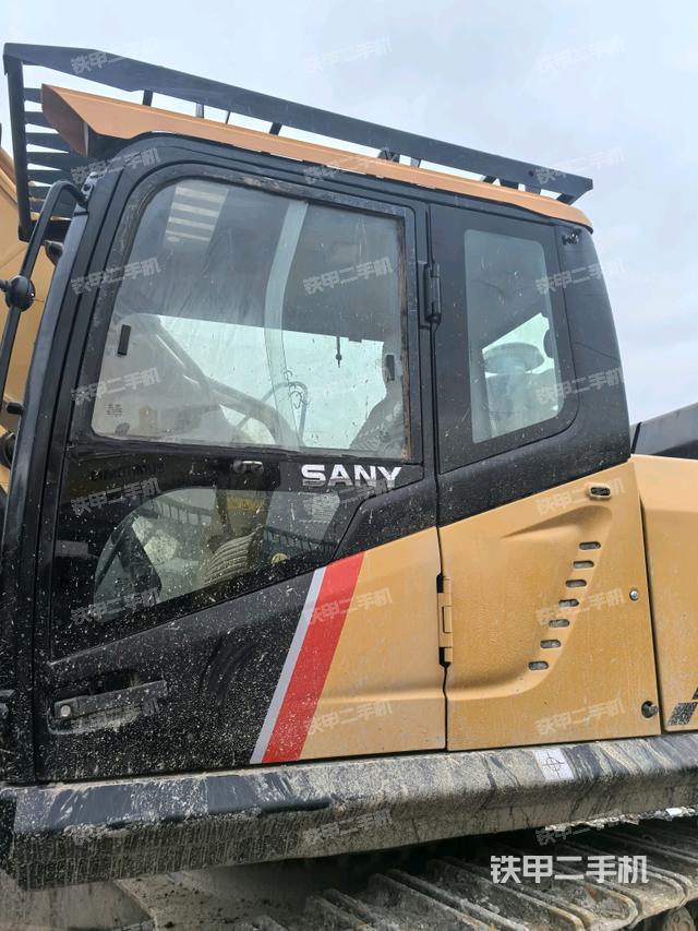 驾驶室正侧（驾驶室部分）