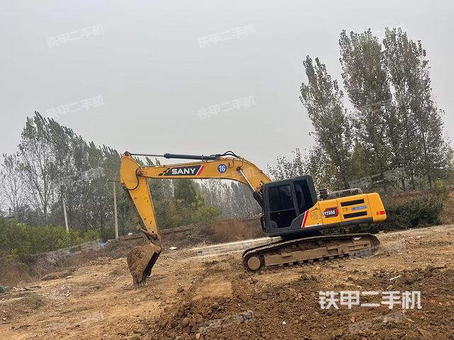 三一重工SY235C挖掘机