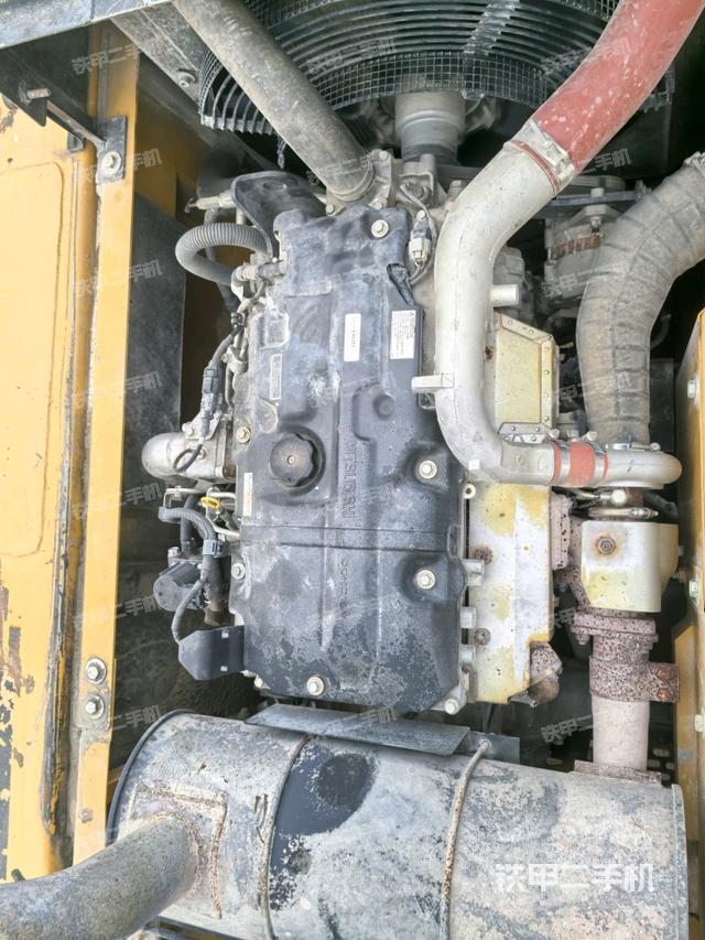 氣門(mén)室蓋螺絲特寫(xiě)（上車部件）