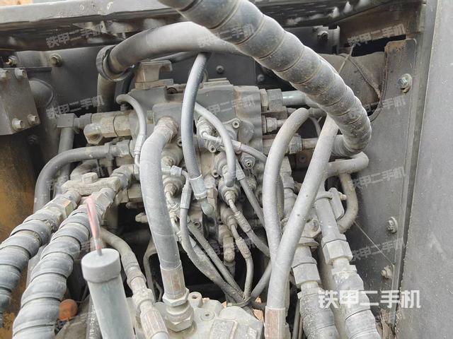 發(fā)動(dòng)機(jī)室（上車部件）