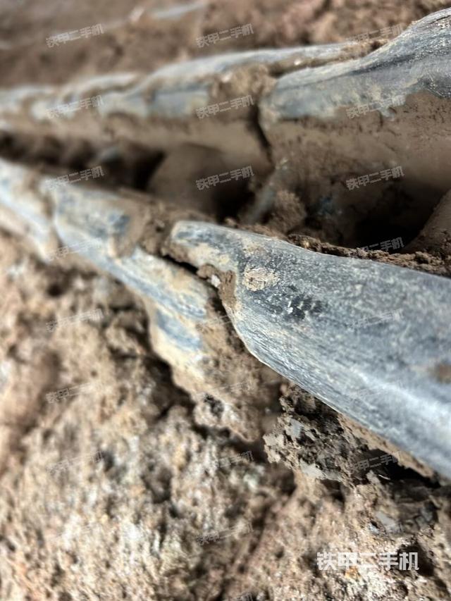 左侧履带整体 （行走机构）