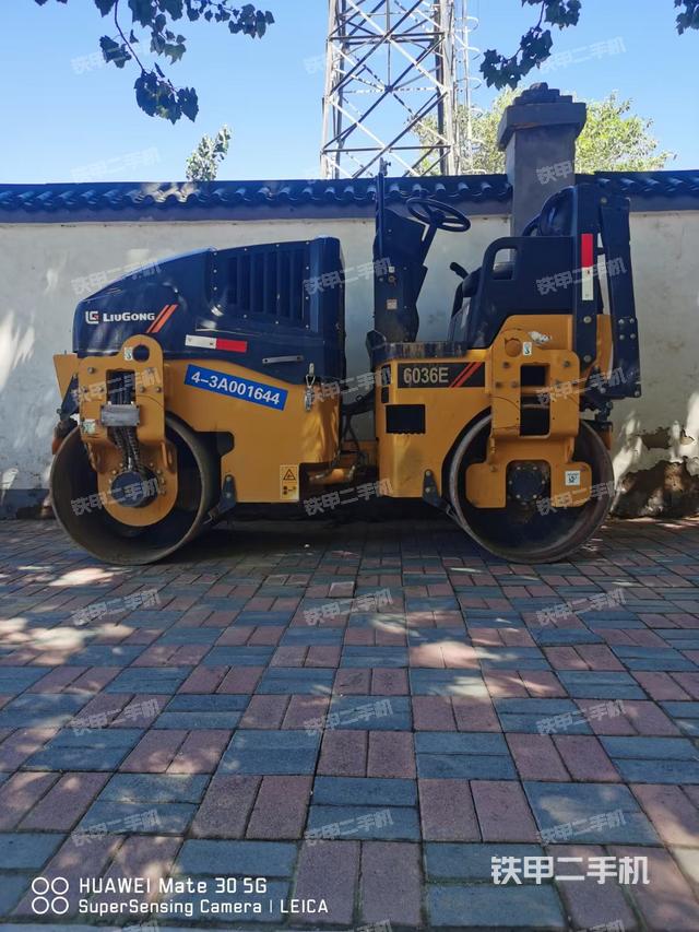 整机右后45°（设备外观及核心部件）