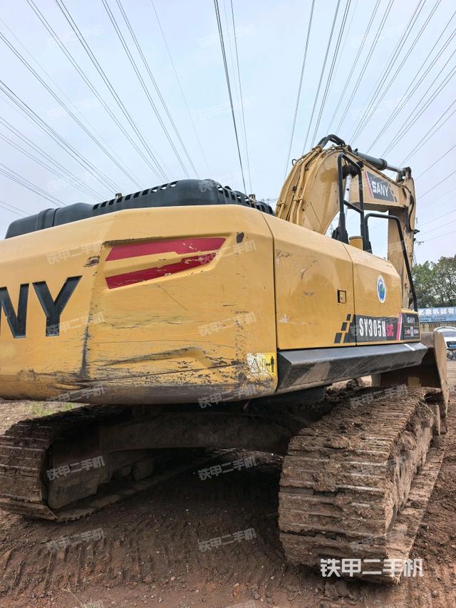 三一重工SY245H挖掘机