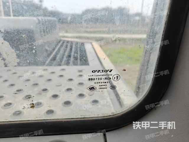 后窗玻璃角標(biāo)（駕駛室部分）