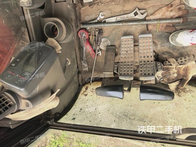 左后方玻璃角标（驾驶室部分）