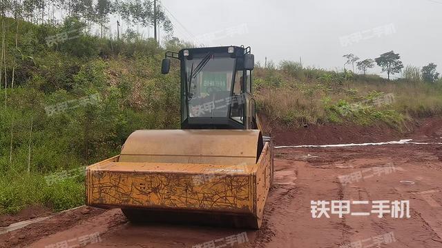 整机左侧（设备外观及核心部件）