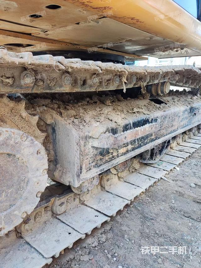 單側(cè)履帶整體（整機(jī)外觀）