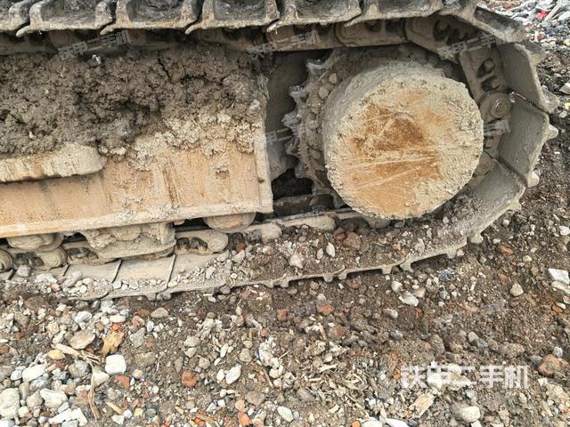 右驱动轮（行走机构）