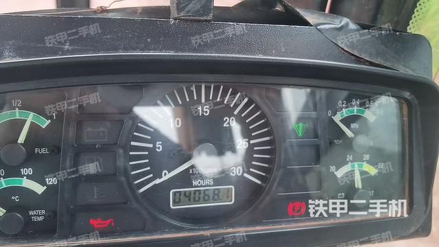 驾驶室操作台（设备外观及核心部件）