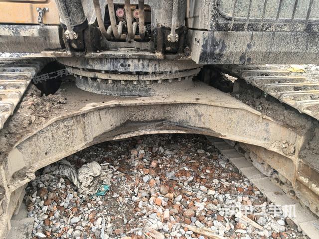 转盘和下车架正前（工作和回转装置）