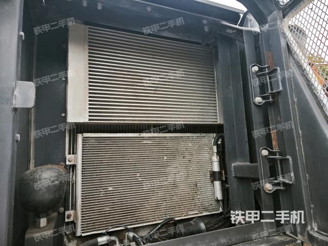 散熱器正面（大件艙室）