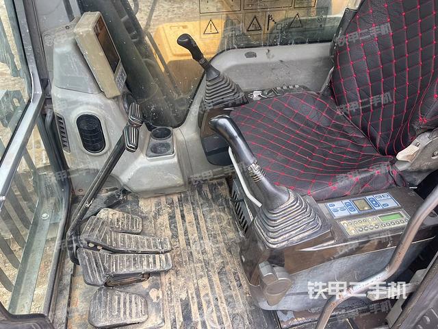 驾驶室整体（整机外观）