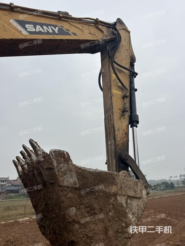 小臂整体左后（工作和回转装置）